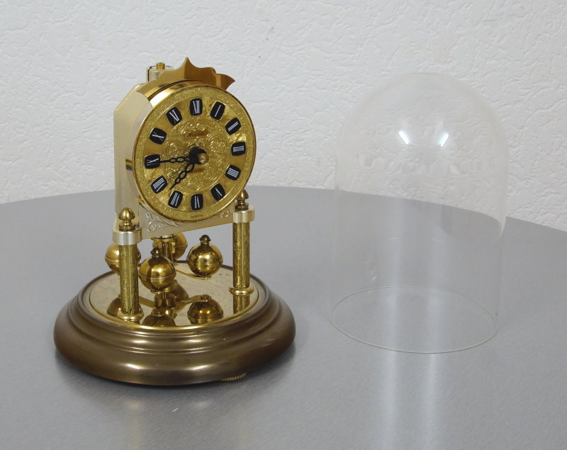 edle zierliche Hermle Quartz Drehpendeluhr Jahresuhr Kaminuhr Buffetuhr