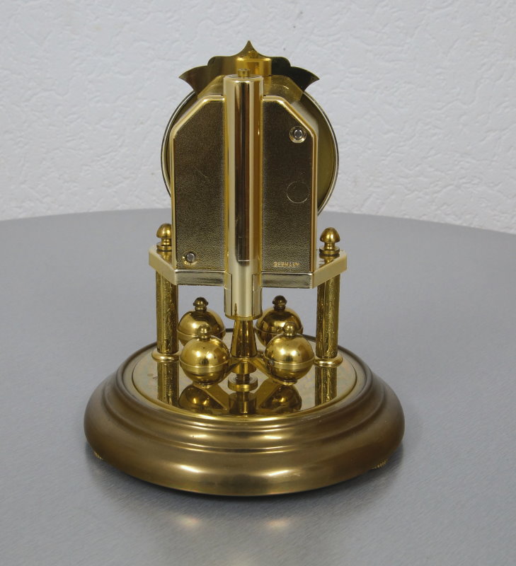 edle zierliche Hermle Quartz Drehpendeluhr Jahresuhr Kaminuhr Buffetuhr